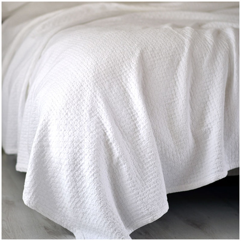 coverlet-Hotel Linens Supplies | Hotel